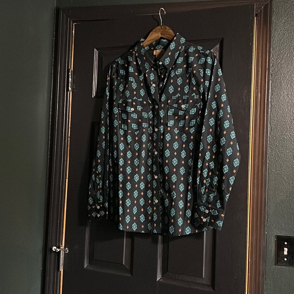 Wrangler pearl button shirt as seen on Yellowstone